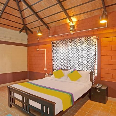 Hotel Allaranda Homestay 마디케리 외부 사진