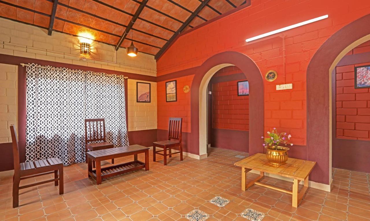 Hotel Allaranda Homestay 마디케리 외부 사진
