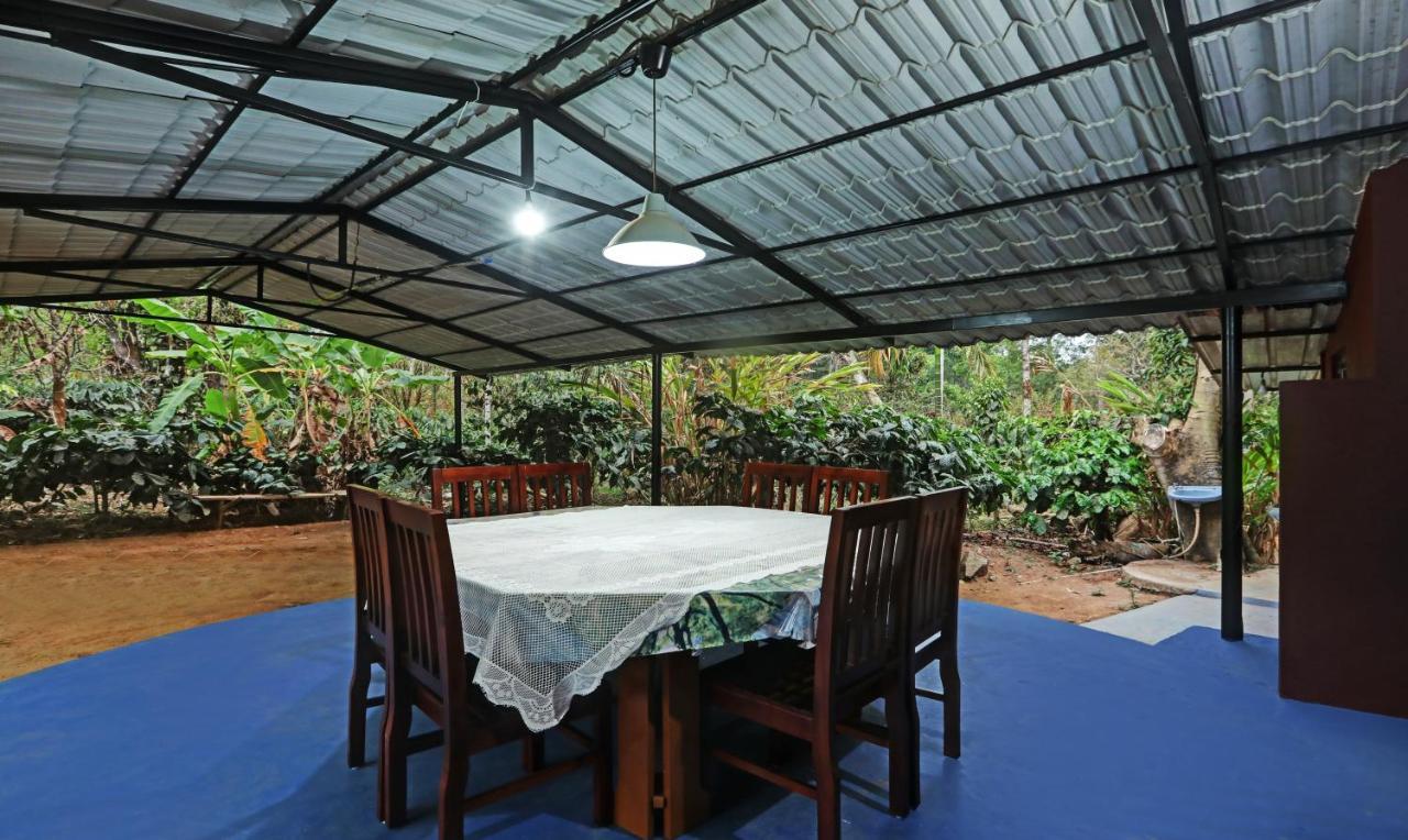 Hotel Allaranda Homestay 마디케리 외부 사진