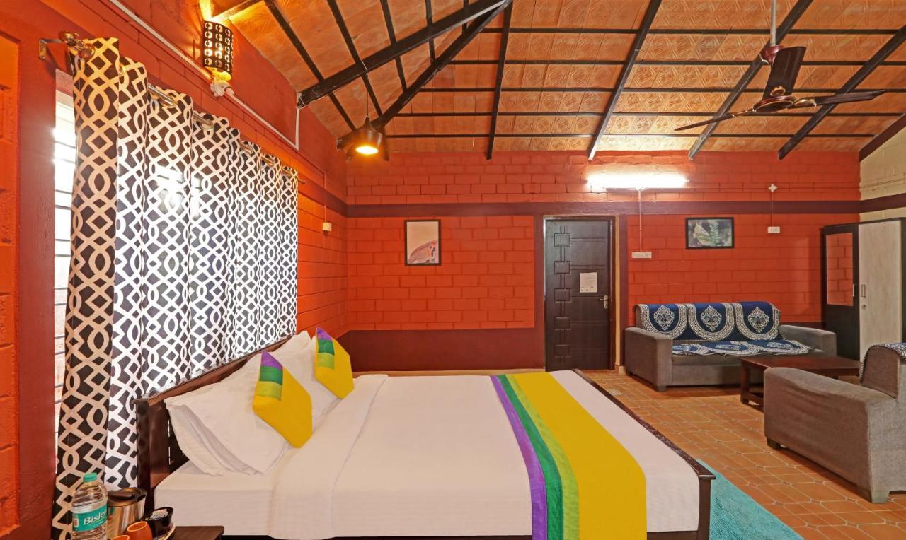 Hotel Allaranda Homestay 마디케리 외부 사진