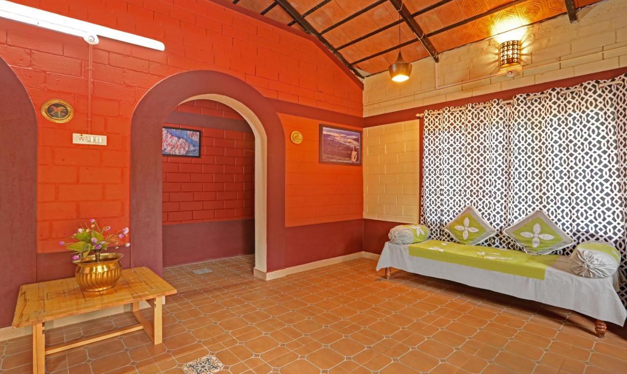 Hotel Allaranda Homestay 마디케리 외부 사진